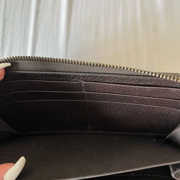 GUCCI WALLET - Picture 4 of 9
